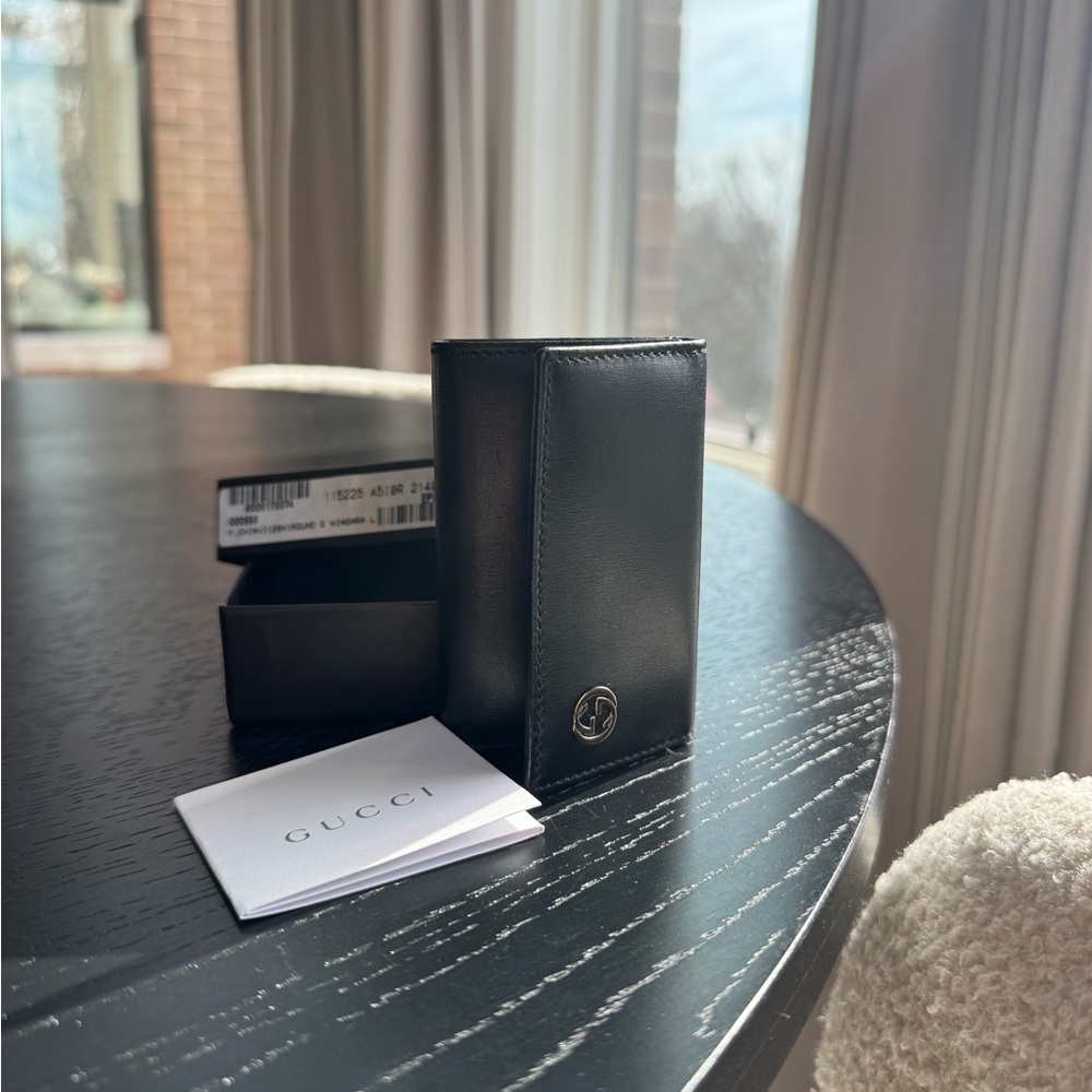 Gucci Authentic Black Leather Key Holder with Interlocking G
